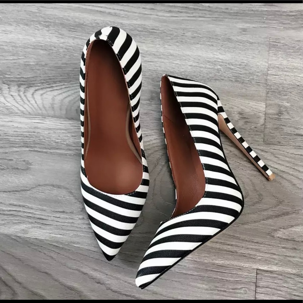 Stripe black and white heels